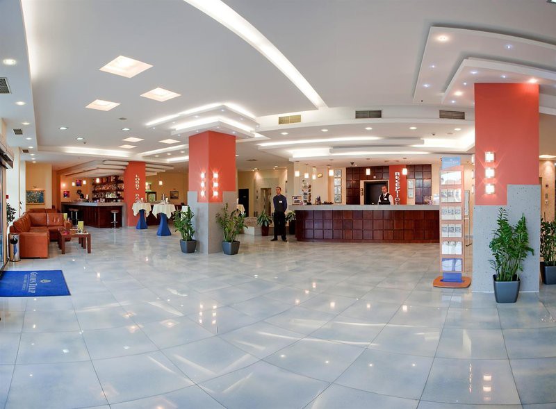 Golden Tulip Hotel