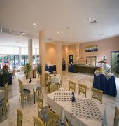 Holiday Park Hotel