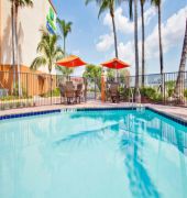 Holiday Inn Express & Suites Fort Lauderdale Airport West