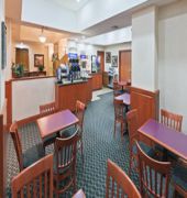 Holiday Inn Express & Suites Vinita