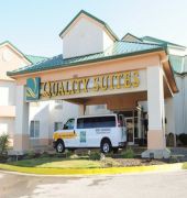 Quality Suites Kansas City International Airport