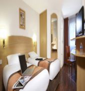 Kyriad Plaisir St Quentin En Yvelines