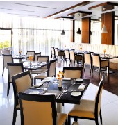 Mövenpick Hotel Apartments Al Mamzar Dubai