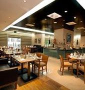 Yassat Gloria Hotel & Apartments