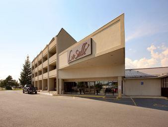Travelodge by Wyndham Kingston LaSalle Hotel