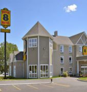 Super 8 by Wyndham Trois-Rivieres