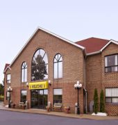 Super 8 by Wyndham Mt Hope Hamilton Intl Arpt ON