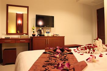 Patong Hemingway's Hotel