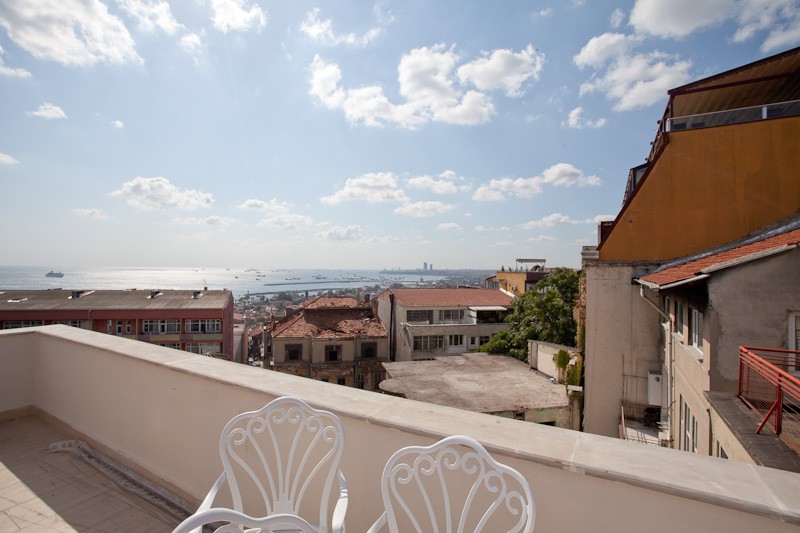 Mono Suites