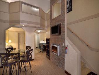 Days Inn & Suites by Wyndham Sault Ste. Marie ON