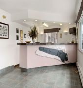 Super 8 Motel - Stettler