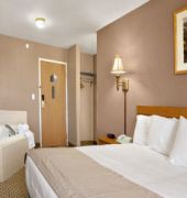 Baymont Inn & Suites - Jacksonville