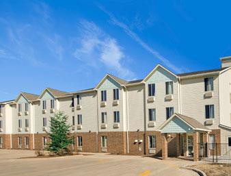 Baymont Inn & Suites - Jacksonville