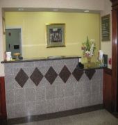 Days Inn & Suites Pasadena