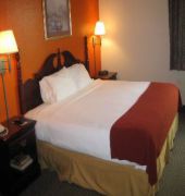 Days Inn & Suites Pasadena