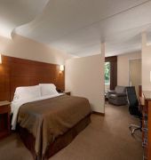 Ramada Rockville Centre
