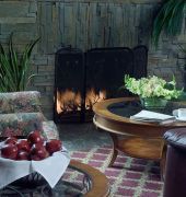 Rogue Regency Inn and Suites